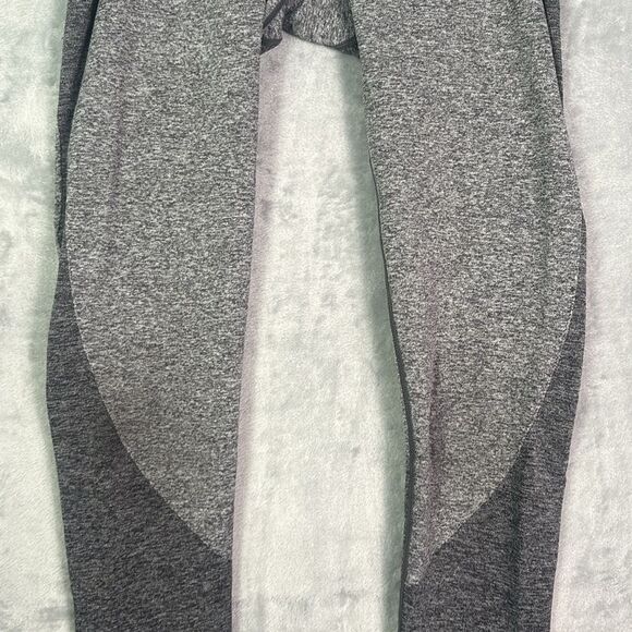 Gym Shark Heathered Gray Teal Athletic Compression Capri Leggings Size Medium - Picture 4 of 8